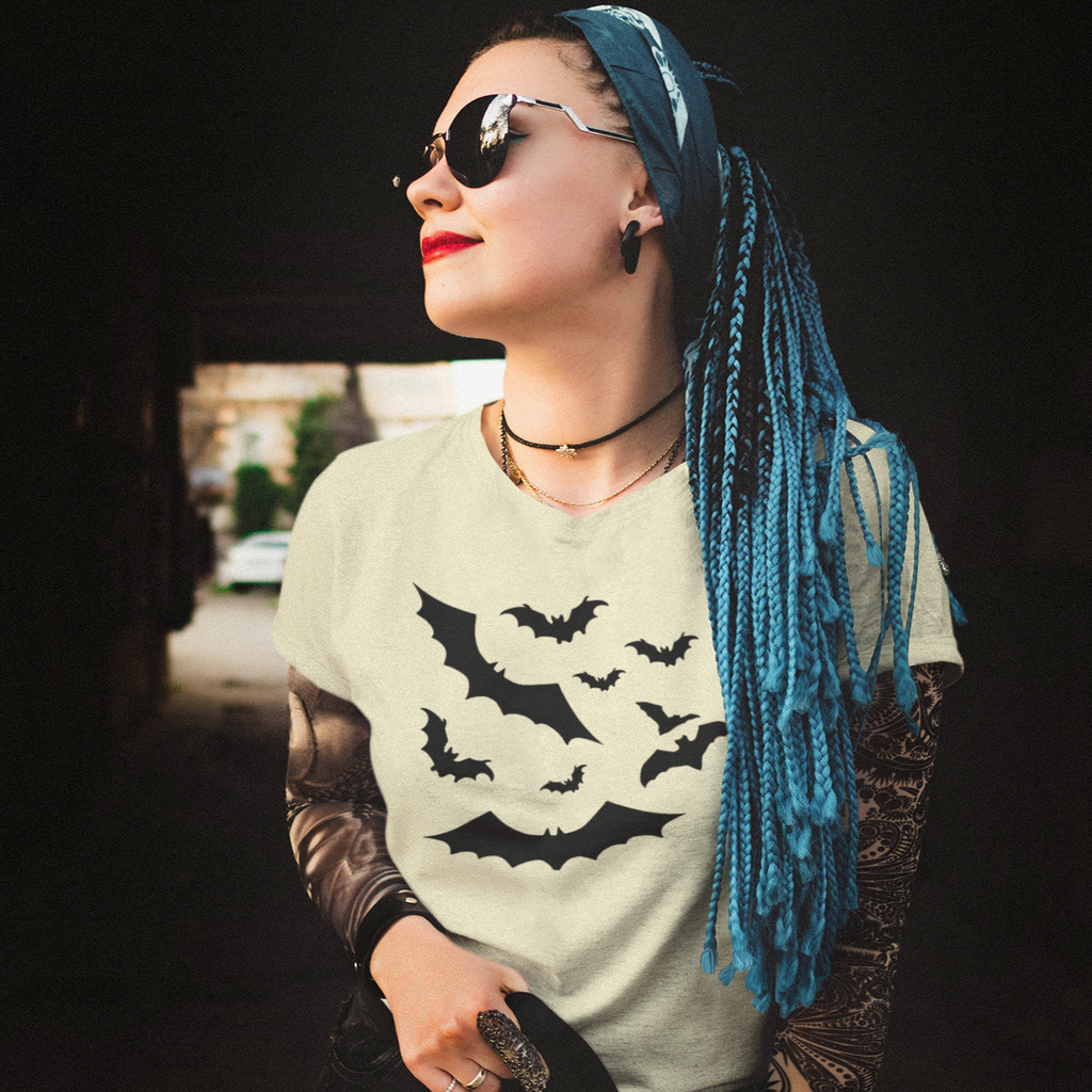 Bats Vintage Halloween Spooky Retro Women's T-shirt